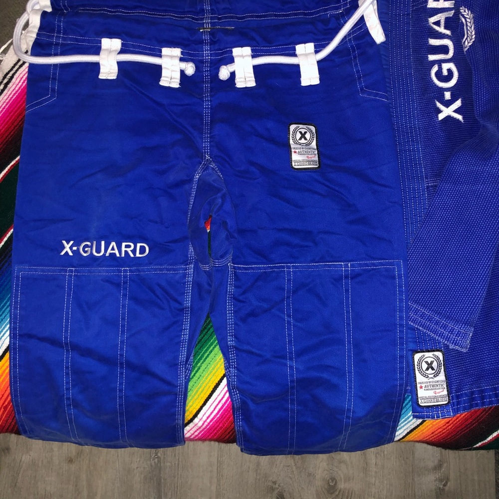 Jiu jitsu X-guard Gi (size A1L) I am 5’10 183 and it fits great.
